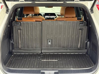 2021 Toyota Highlander Hybrid Platinum