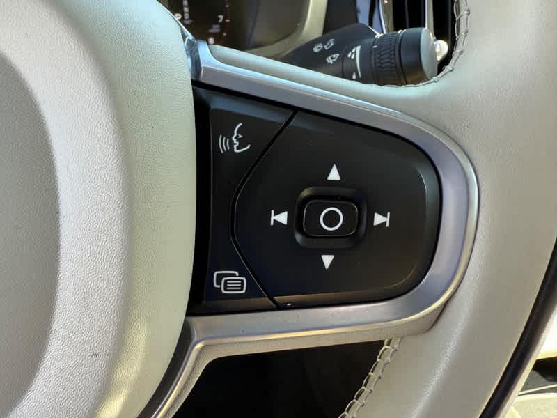 2022 Volvo S60 B5 Momentum