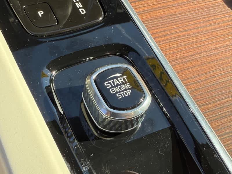 2022 Volvo S60 B5 Momentum