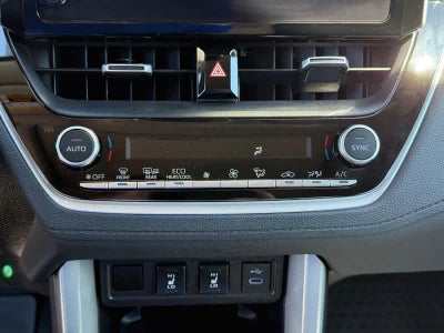 2025 Toyota Corolla Cross XLE