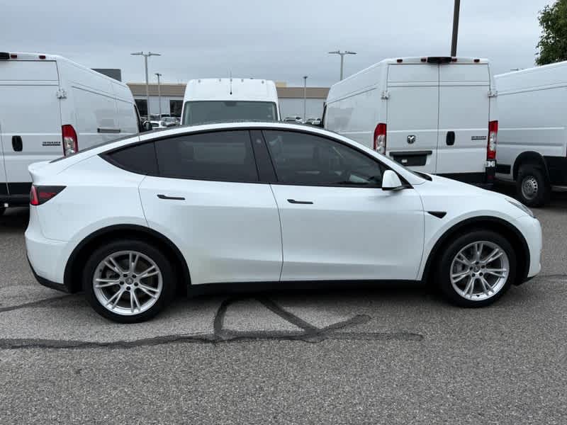 2023 Tesla Model Y Base