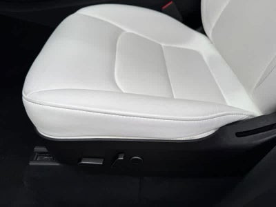 2023 Tesla Model Y Base