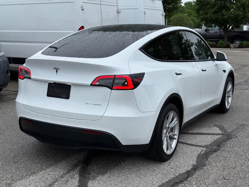 2023 Tesla Model Y Base