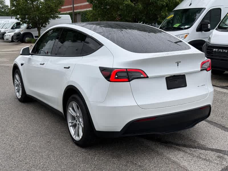 2023 Tesla Model Y Base