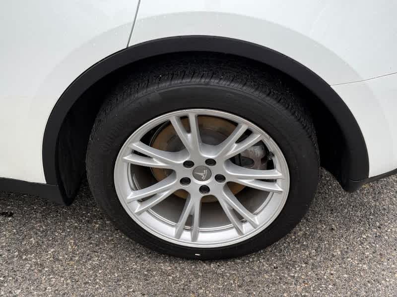 2023 Tesla Model Y Base