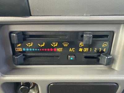 2005 GMC W3S042 W3500 DSL REG Base