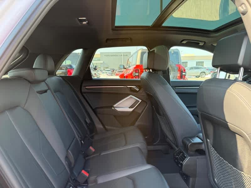 2025 Audi Q3 Premium 45 TFSI S line quattro Tiptronic