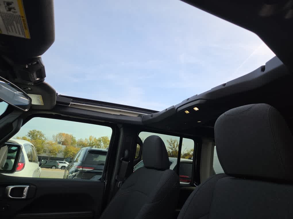 2026 Jeep Wrangler 4-Door Sahara 4x4