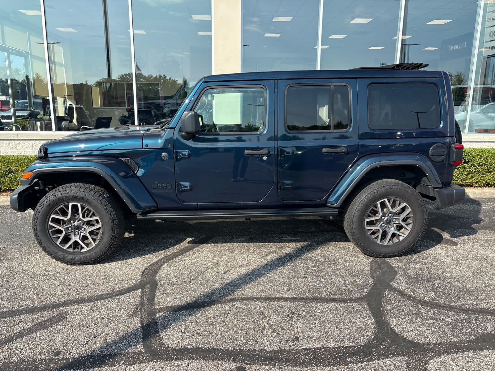 2025 Jeep Wrangler 4-Door Sahara 4x4