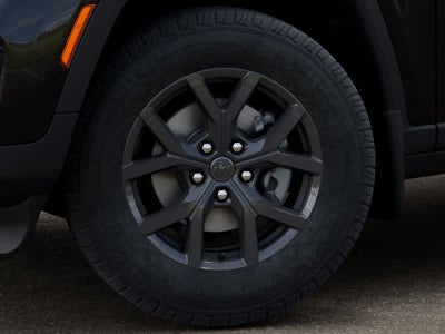 2027 Jeep Grand Cherokee LAREDO X 4X4
