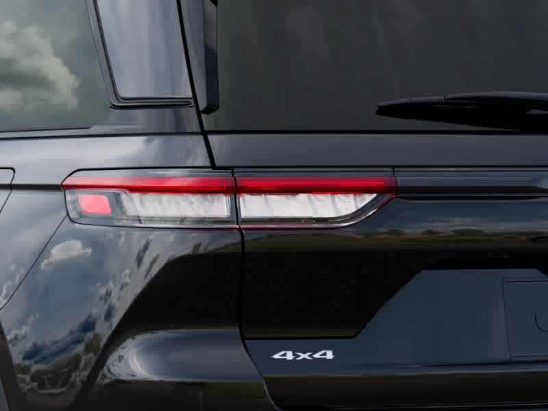 2027 Jeep Grand Cherokee LAREDO X 4X4