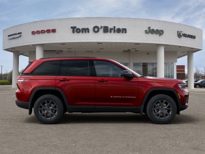 2027 Jeep Grand Cherokee LAREDO X 4X4