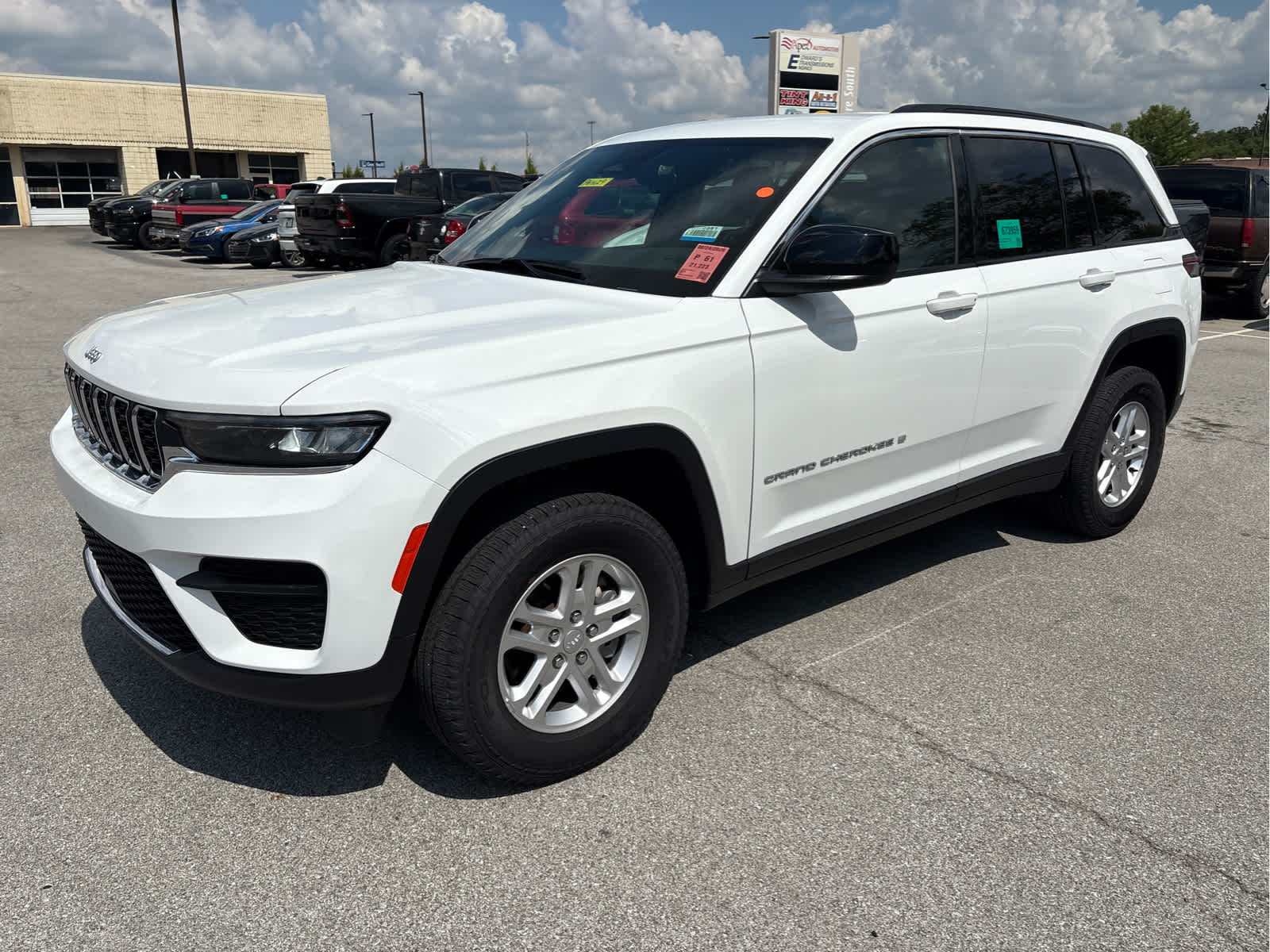 2025 Jeep Grand Cherokee Laredo 4x4