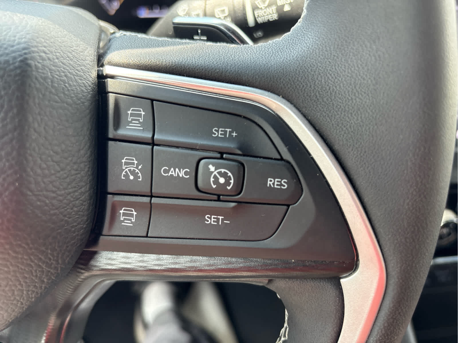 2025 Jeep Grand Cherokee Laredo 4x4
