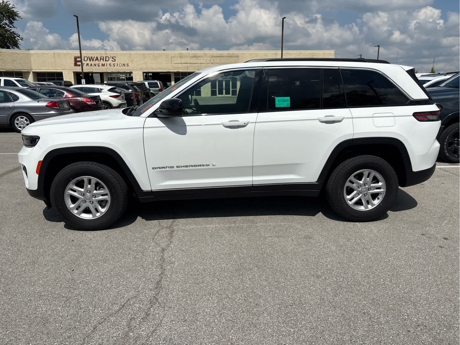 2025 Jeep Grand Cherokee Laredo 4x4