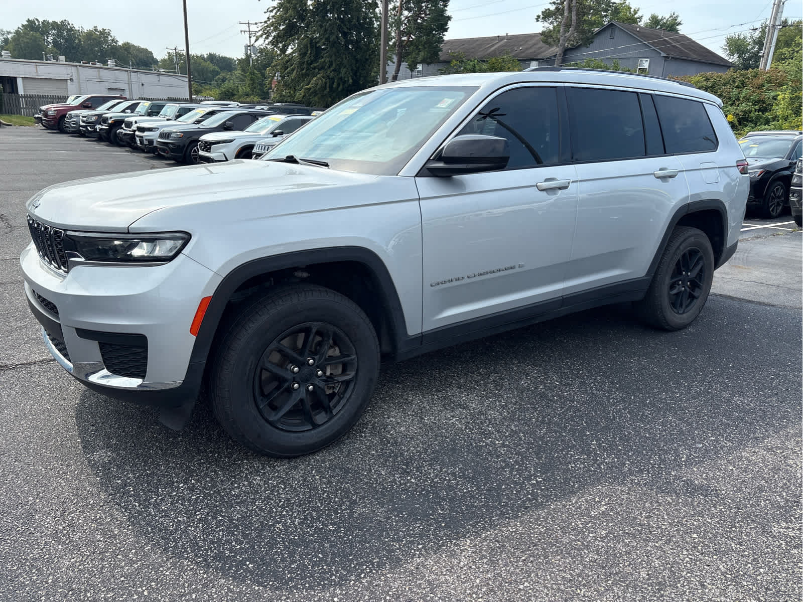 2023 Jeep Grand Cherokee L Laredo 4x4