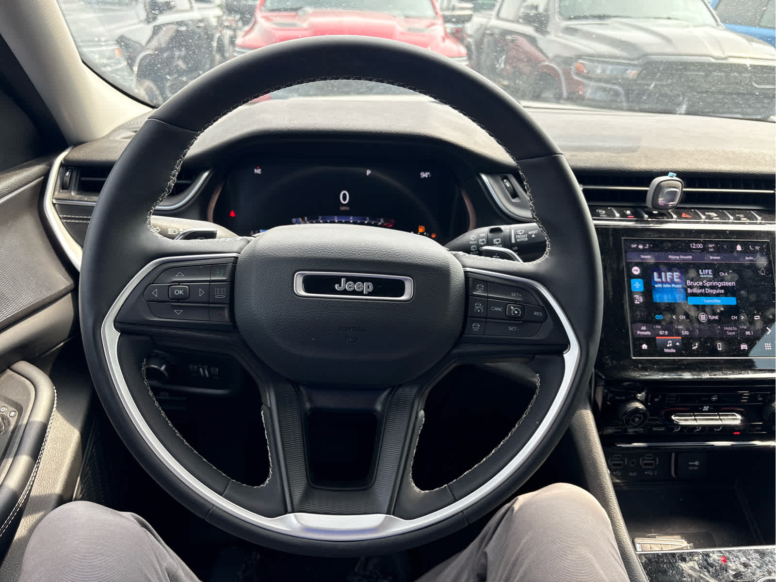2023 Jeep Grand Cherokee L Laredo 4x4