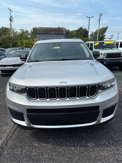 2023 Jeep Grand Cherokee L Laredo 4x4