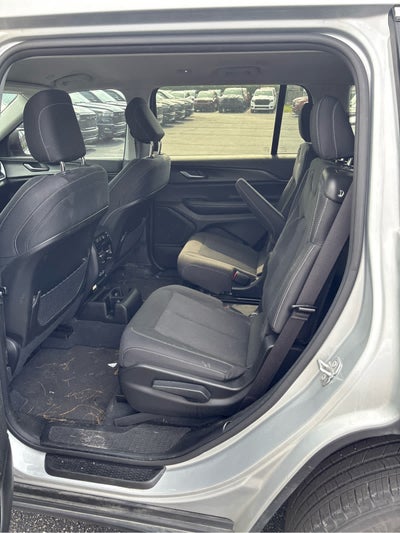 2023 Jeep Grand Cherokee L Laredo 4x4
