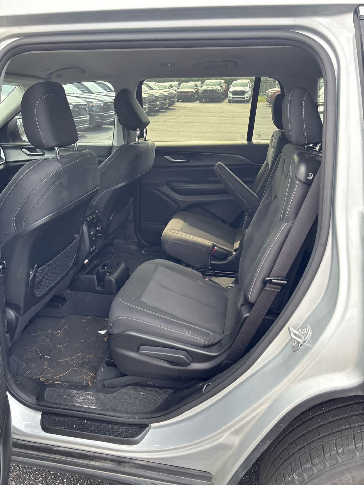 2023 Jeep Grand Cherokee L Laredo 4x4