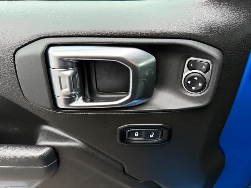 2025 Jeep Wrangler 4-Door Willys 4x4