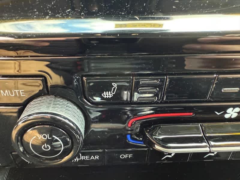 2023 Jeep Grand Cherokee Base