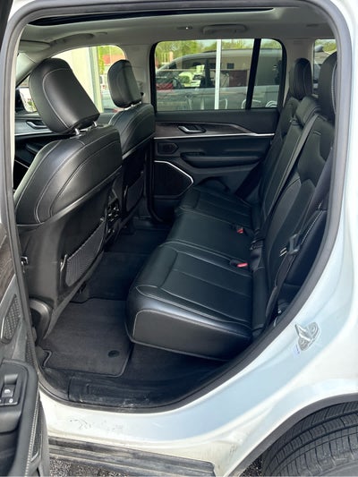 2023 Jeep Grand Cherokee Base