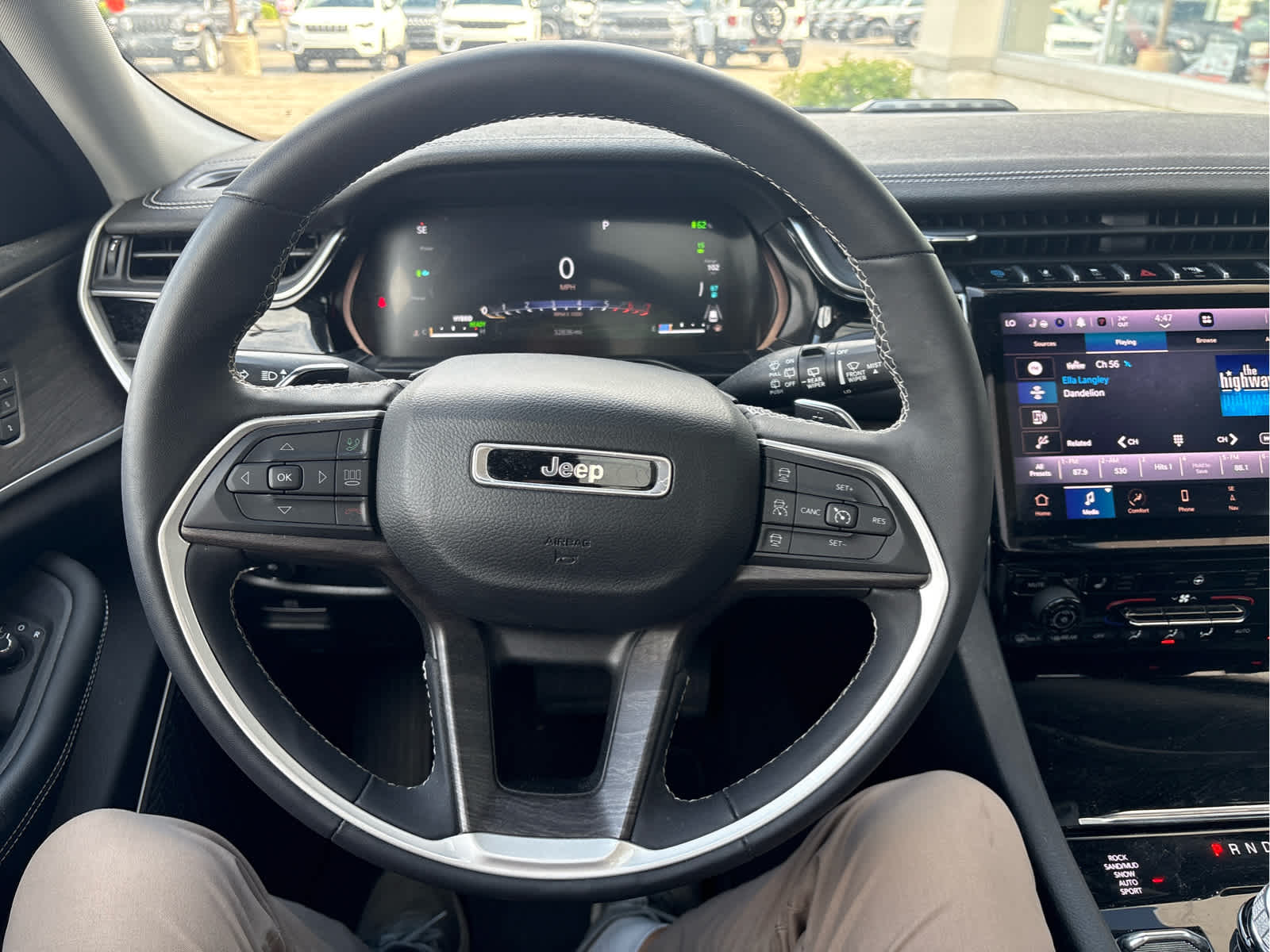 2023 Jeep Grand Cherokee Base