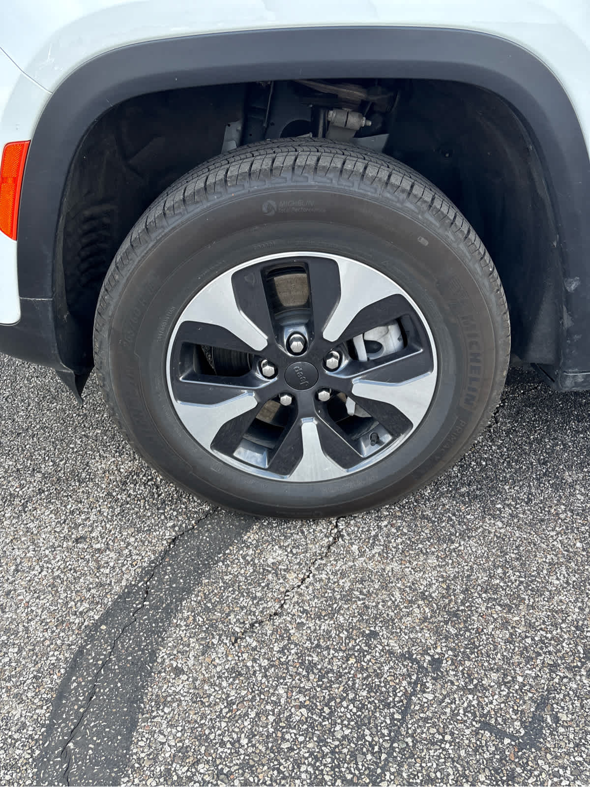 2023 Jeep Grand Cherokee Base