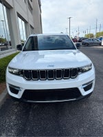 2023 Jeep Grand Cherokee Base
