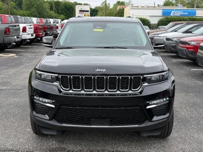 2023 Jeep Grand Cherokee Base