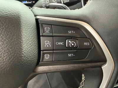 2023 Jeep Grand Cherokee Base