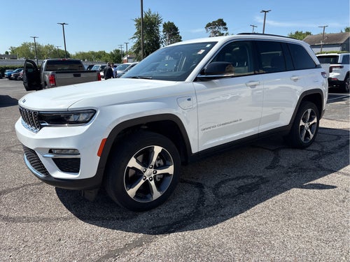 2022 Jeep Grand Cherokee Base