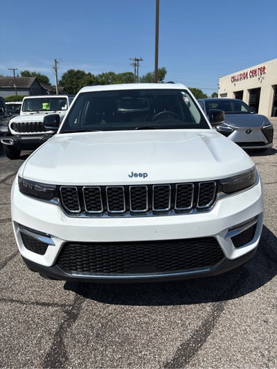 2022 Jeep Grand Cherokee Base