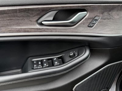 2023 Jeep Grand Cherokee Base
