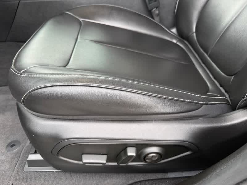 2023 Jeep Grand Cherokee Base