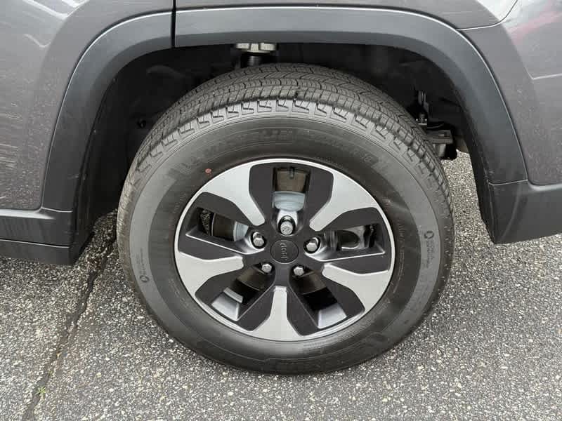 2023 Jeep Grand Cherokee Base