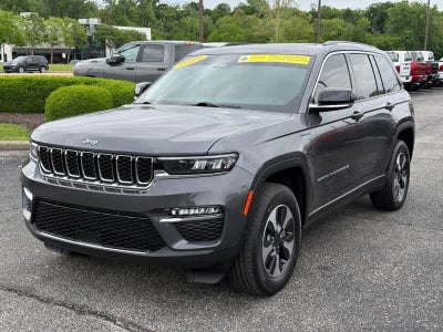 2023 Jeep Grand Cherokee Base
