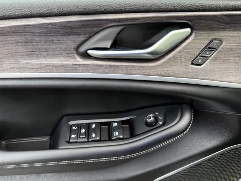 2023 Jeep Grand Cherokee 30th Anniversary