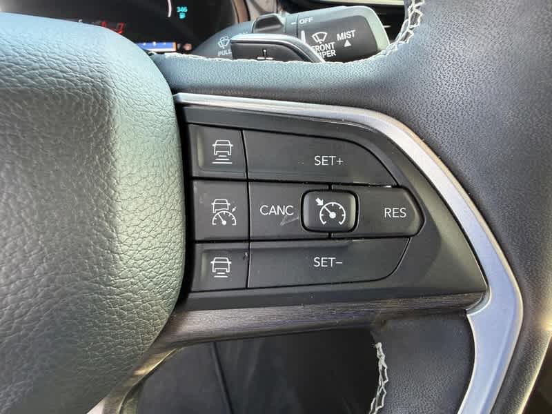 2023 Jeep Grand Cherokee Base