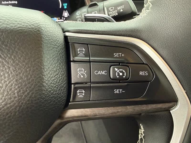 2024 Jeep Grand Cherokee Base