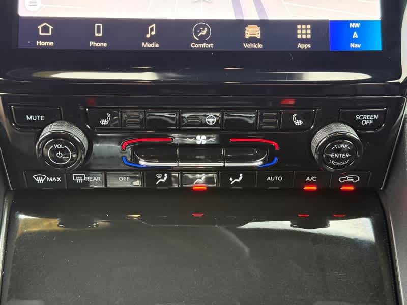2024 Jeep Grand Cherokee Base