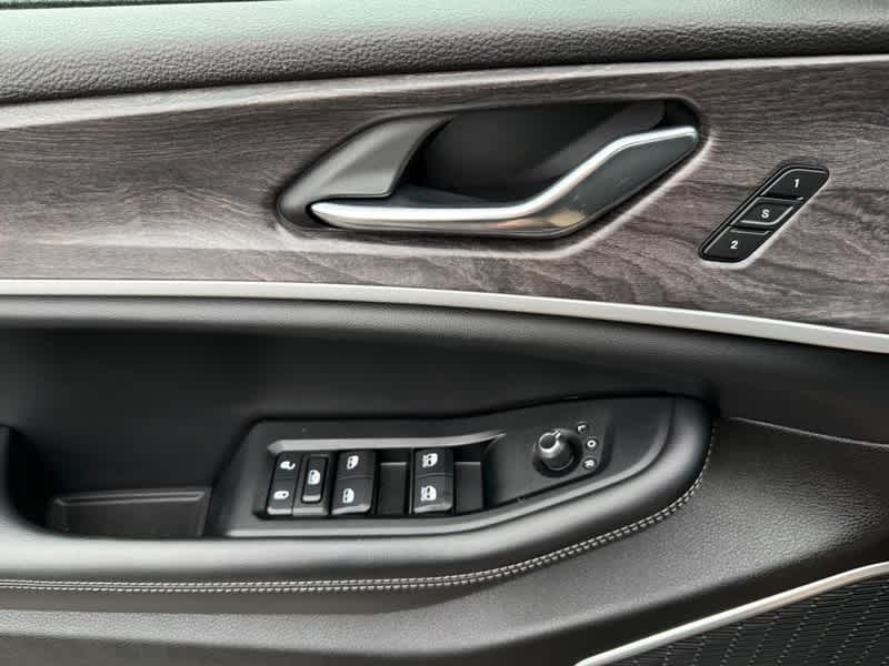 2024 Jeep Grand Cherokee Base