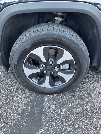 2023 Jeep Grand Cherokee Base