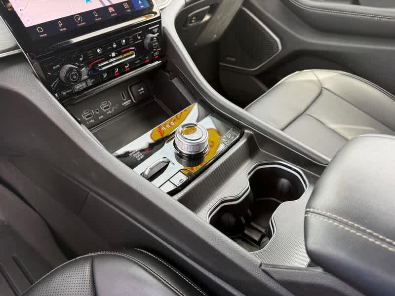 2024 Jeep Grand Cherokee Base