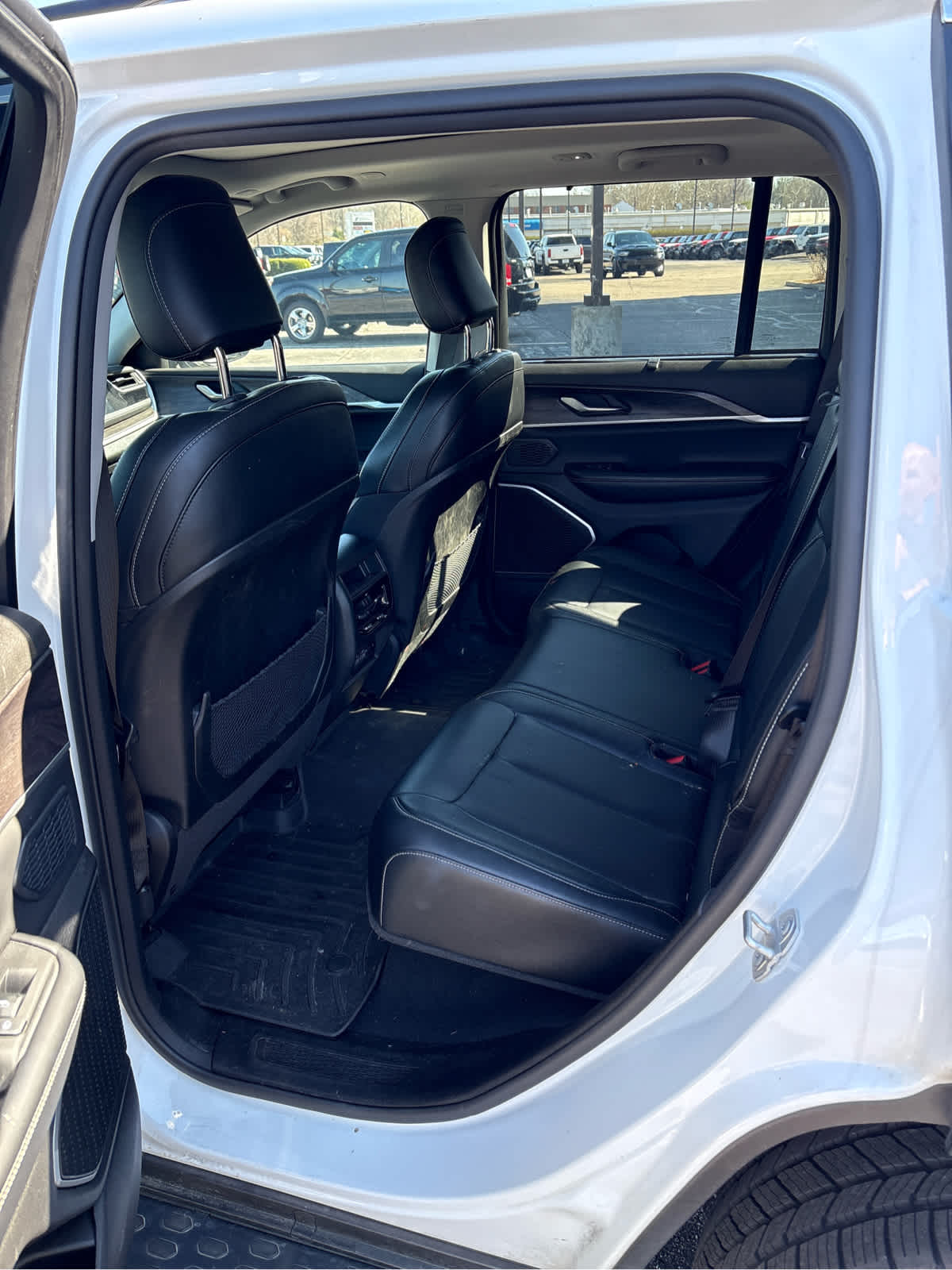 2024 Jeep Grand Cherokee Base