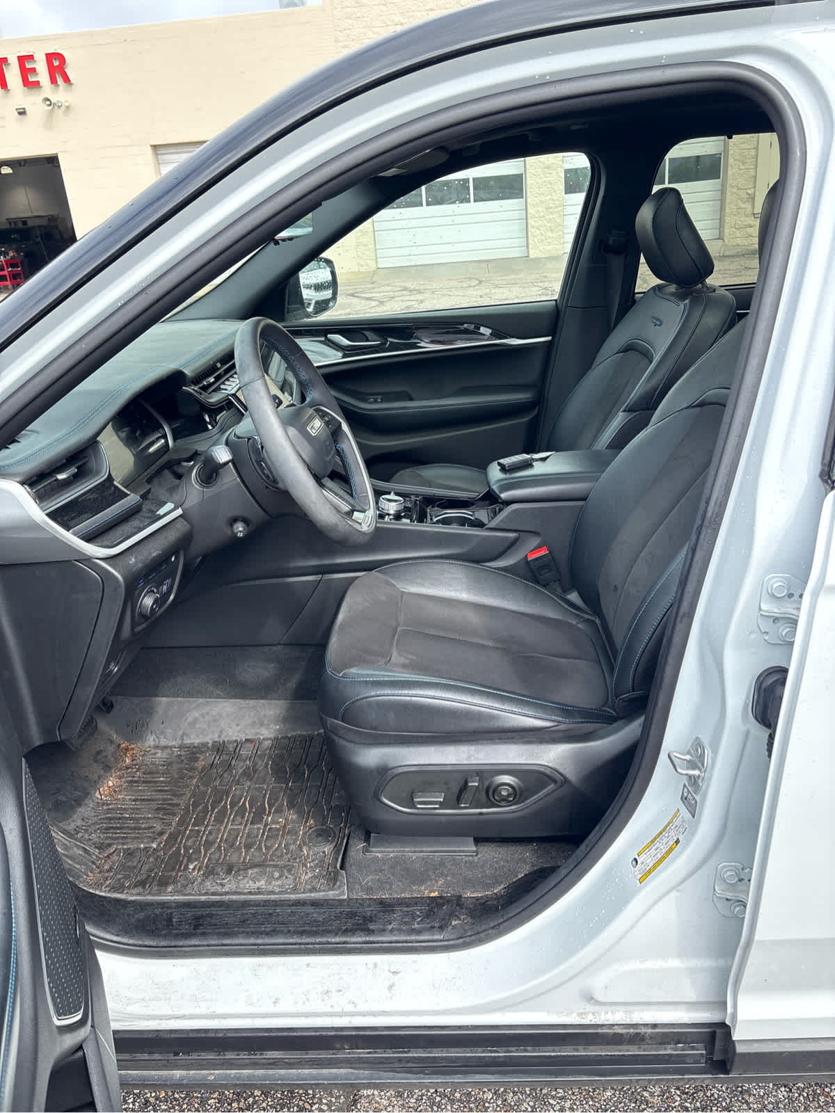 2023 Jeep Grand Cherokee Trailhawk