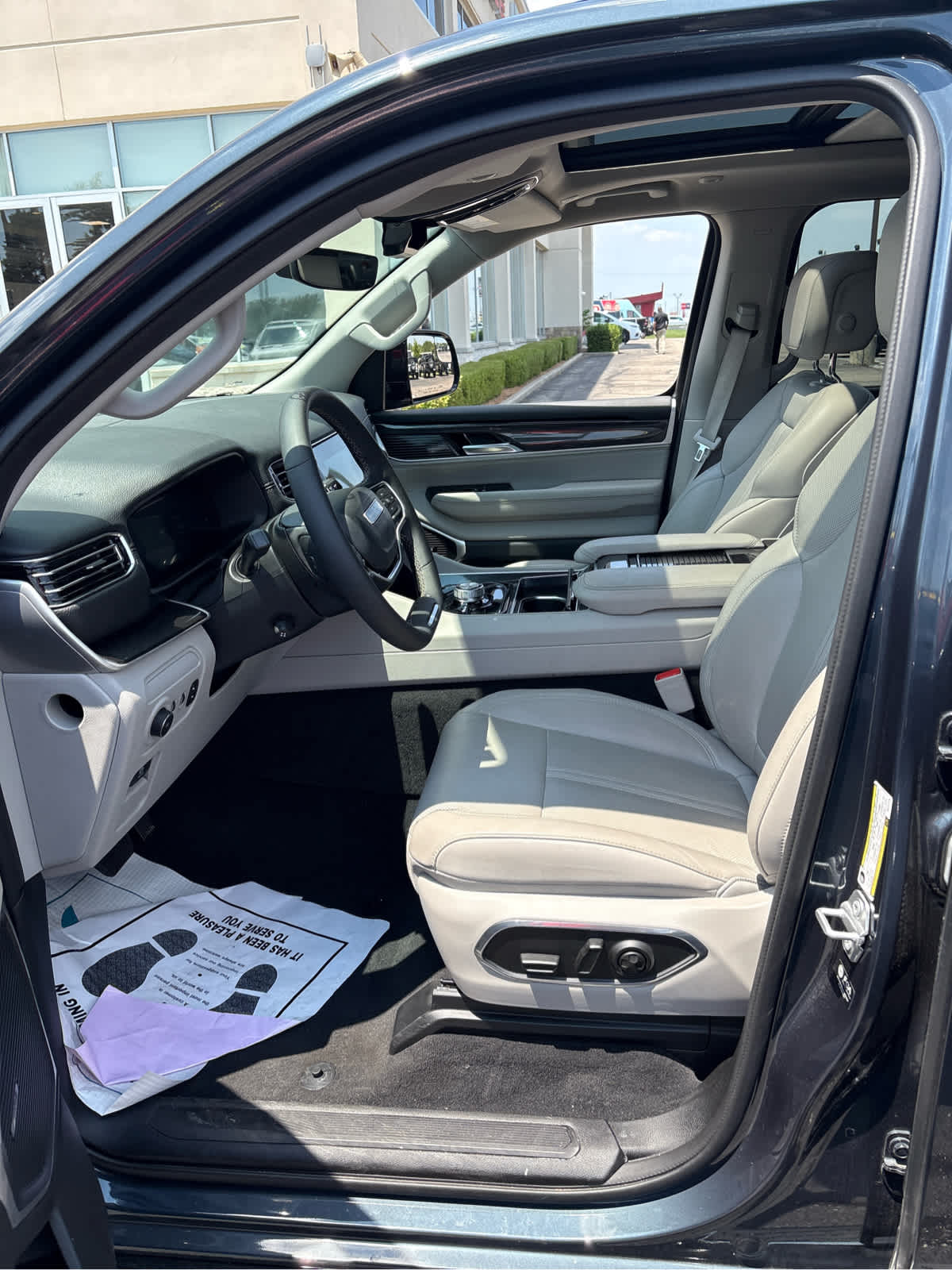 2024 Jeep Wagoneer L Base