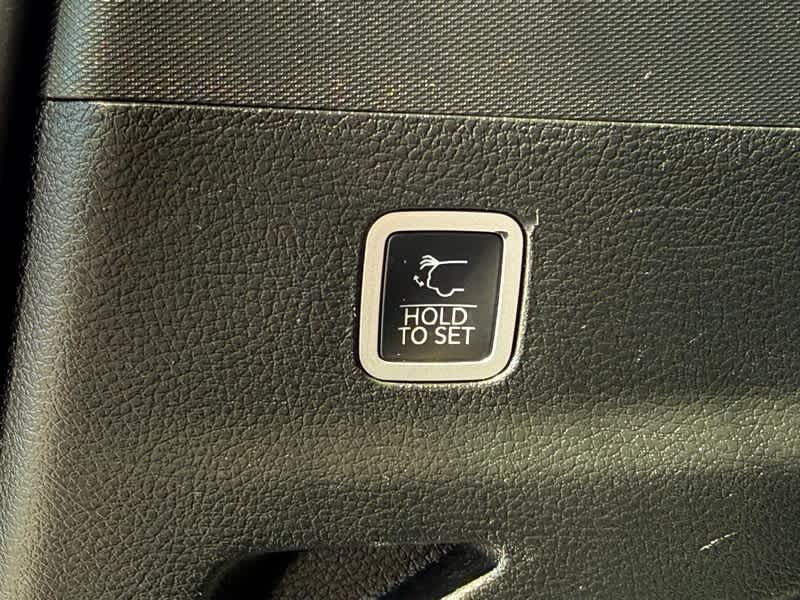 2023 Jeep Wagoneer L Series II Carbide