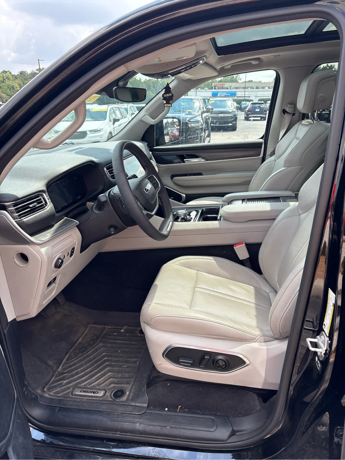 2023 Jeep Wagoneer L Series II 4x4
